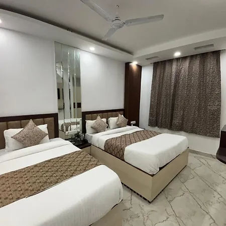 Cg Internationl By Sweet Guest House